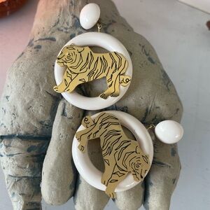 Vintage tiger earrings 80s